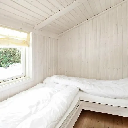 Holiday home Four-bedroom In 3 Humble