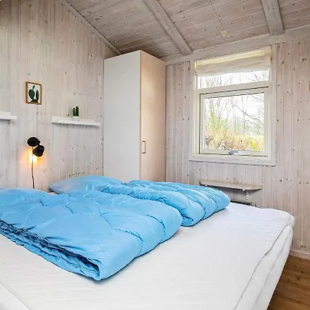 Holiday home Four-bedroom In 3 Humble